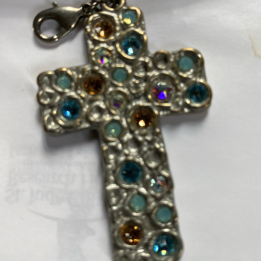 Sabika Cross Pendant